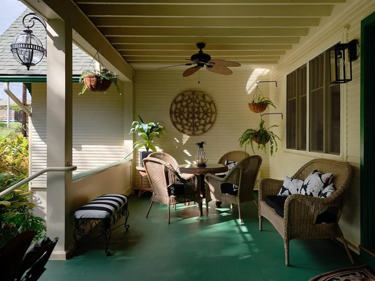 Lokelani Suite - Historic Comfort, Free Breakfast! Wailuku 0*,  United States